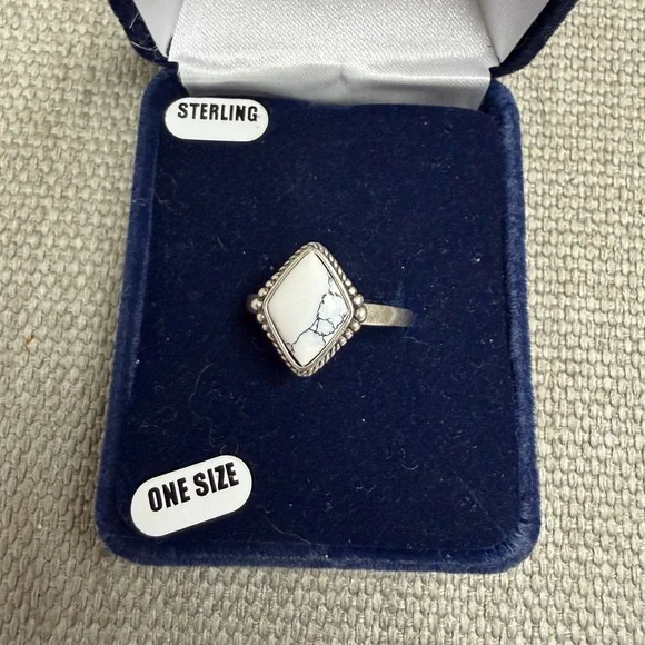 Montana Silversmiths Sterling White Buffalo Stone Ring - Picture 2 of 4